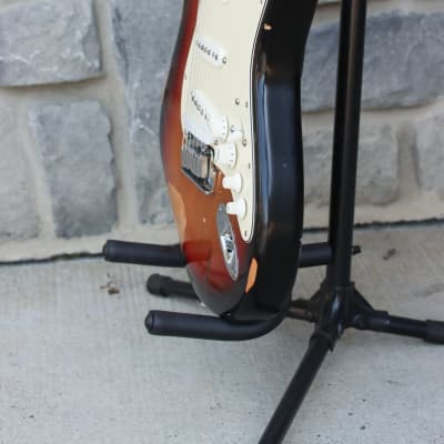 Fender American Series VG Stratocaster with Maple Fretboard 2007 - 2009 - 3-Color Sunburst image 4