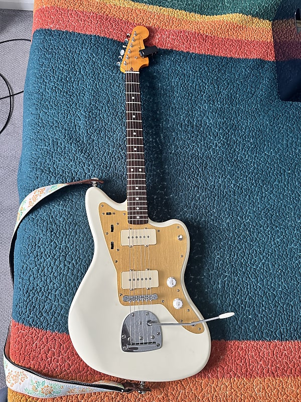 Squier J Mascis Jazzmaster with Rosewood Fretboard 2012 2017