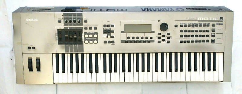 YAMAHA MOTIF 6 Synthesizer Reverb, Chorus, Arpeggiator, 64 Stimmen  Polyphonie, 384 Presets TOP SOUND