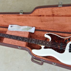 1982-84 Fender Japan Squier Jazz Bass with Case - JV 1982-84 Fender Japan Squier Jazz Bass with Case - JV
