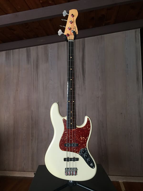 Moollon jazz outlet bass