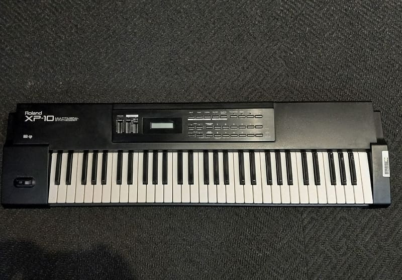 Roland XP10 Synthesizer (Ontario,CA)