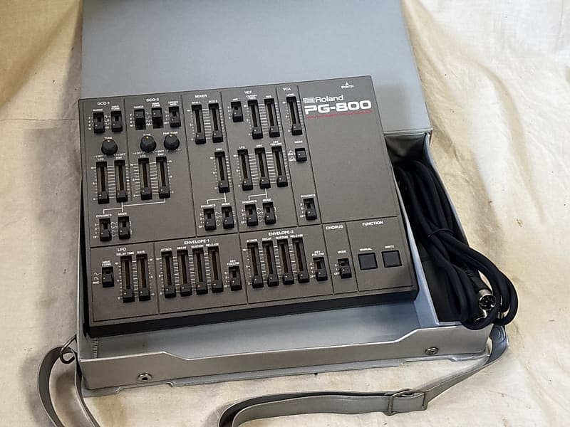 Roland／PG-800 Roland PG-800 Synthesizer Programmer | Reverb Canada