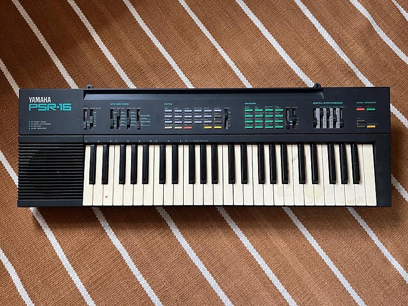 Yamaha PSR 16 Digital FM Synthesizer