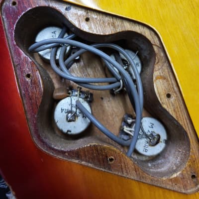 Video Demo Vintage 1973 Electra Model 2245 Super Rock Japan Les Paul Style Pro Setup New Strings New Hard Shell Case image 7