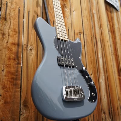 G&L USA Fullerton Deluxe Fallout Pearl Grey 4-String  30” Short Scale Bass w/ Deluxe Gig Bag NOS image 3