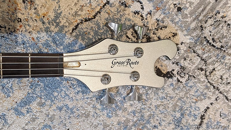 Grass Roots G-P-48 エレキベース ピエロ kohtaモデル レア】Grass Roots G-P-48 シルバー ピエロ kohtaモデル - メルカリ