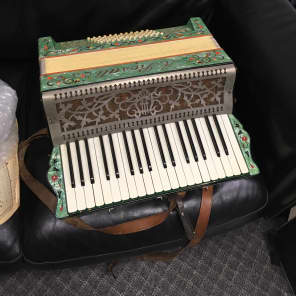 A rosati deals accordion