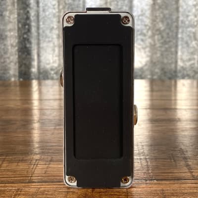 Outlaw Effects Late Riser Auto Volume Swell Guitar Effect Pedal image 7