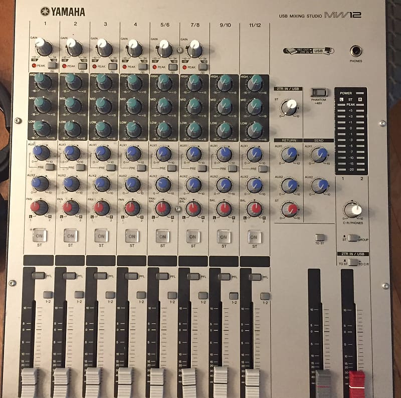 Yamaha MW12 12Channel Analog Mixer & USB Interface Reverb