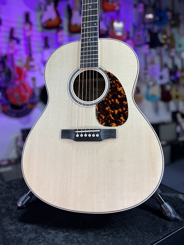 Larrivee L-03 Natural | Reverb