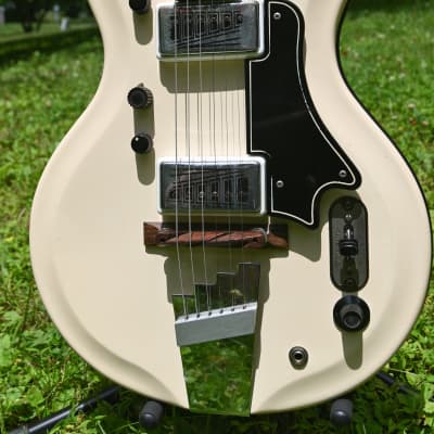 1965 - 1966 Supro Martinique Dual Tone Res-O-Glass Electric Guitar image 3