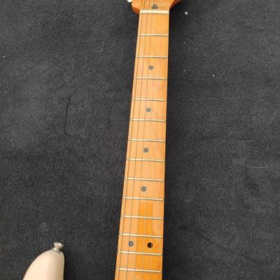 Squier Classic Vibe '50s Stratocaster with Maple Fretboard White Blonde image 6