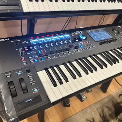Yamaha Montage M7 2nd Gen 76-key flagship Synthesizer open box