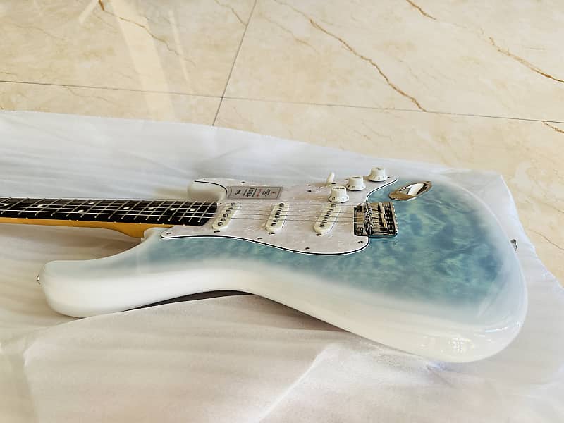 Fender 2024 Collection, Made in Japan Hybrid II Stratocaster