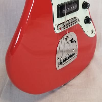 Fender Noventa Jazzmaster Electric Guitar, Maple Fingerboard, Fiesta Red W/Deluxe Gig Bag image 3