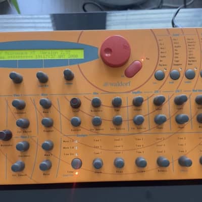 Waldorf Microwave XT Rackmount Wavetable Synthesizer 1998 - Orange