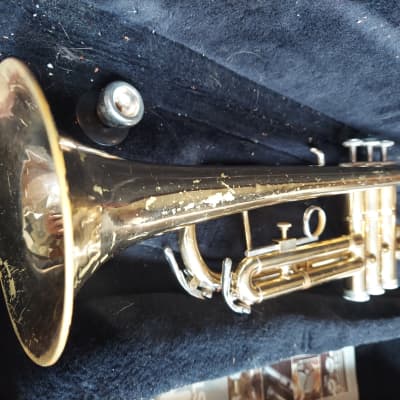 Holton Collegiate T602 Trumpet, USA, Lacquered Brass, with case/mouthpiece image 6