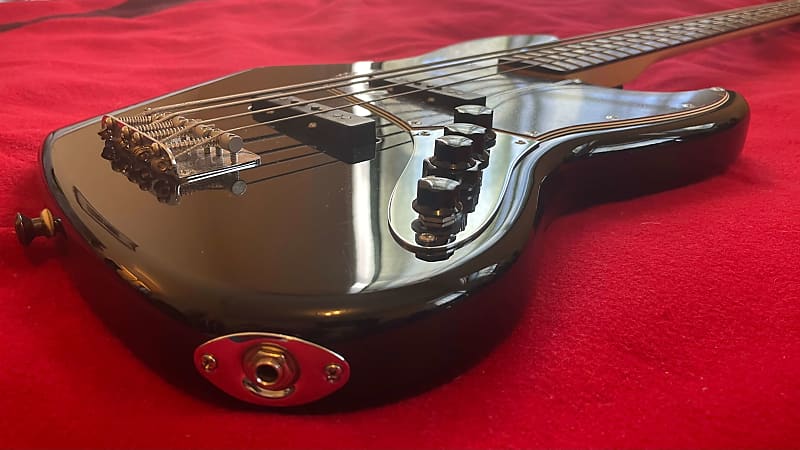 2008 Fender Deluxe Active Jazz MIM Bass—Black w