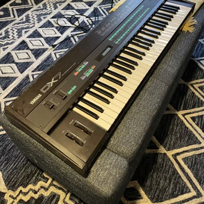 Yamaha DX7 Programmable Algorithm Synthesizer 1983 - 1987 - Black