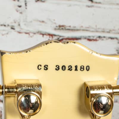 Gibson - Les Paul Custom - Electric Guitar - Light Aged Antique Alpine White - w/ Black Hardshell Case - x2180 image 10
