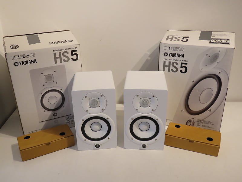 Yamaha HS5 5 inch Powered Studio Monitor Speaker - White - Pair