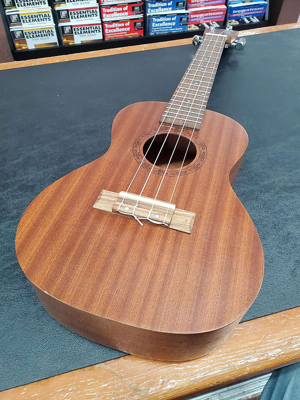 USED Amahi Ukulele | Reverb