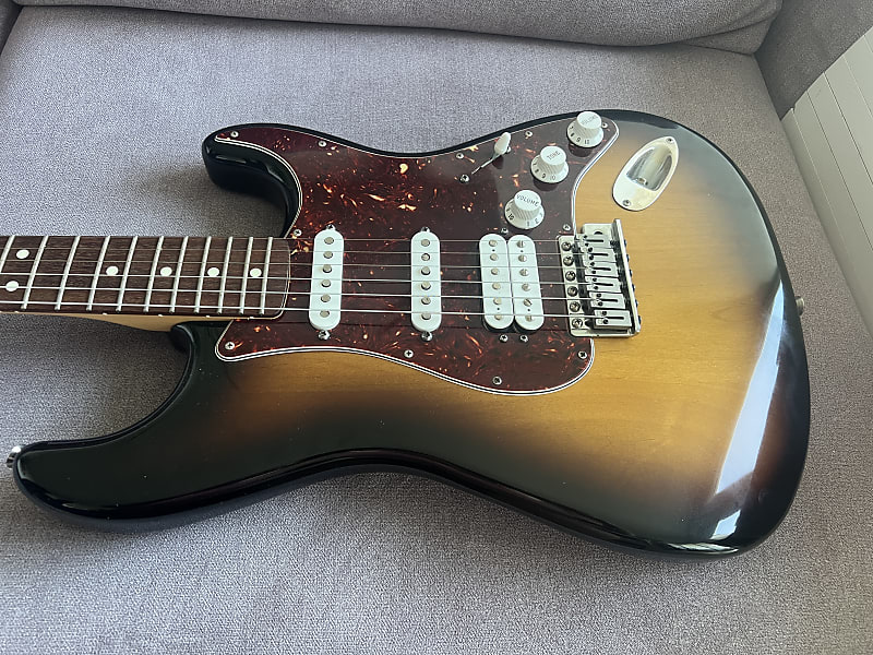 Fender Deluxe Power Stratocaster 2010 with original PIEZO image 1