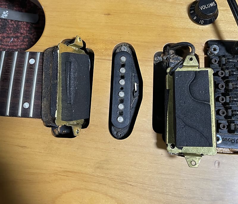 YAMAHA RGX421D ロック式トレモロ HSH 24F アーム付 90s Yamaha RG-421D Electric Guitar w/ 24 frets, HSH Pickups