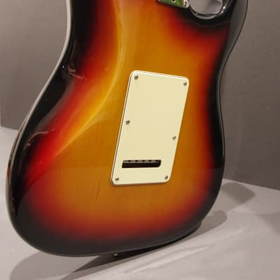 Fender American Deluxe Stratocaster Left-Handed 60th Anniversary with Maple Fretboard 2006 3-Color Sunburst USA LH image 13