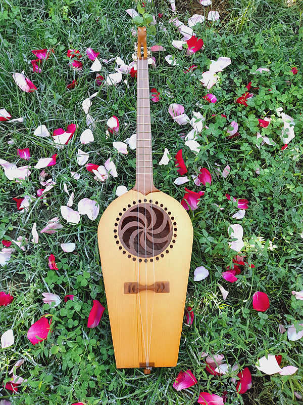 Georgian folk music instrument Panduri | String instrument Panduri | ფანდური | Fanduri image 1