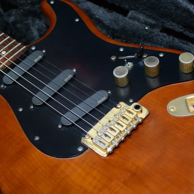 Varita Stratocaster Custom EMG Made in Japan image 2