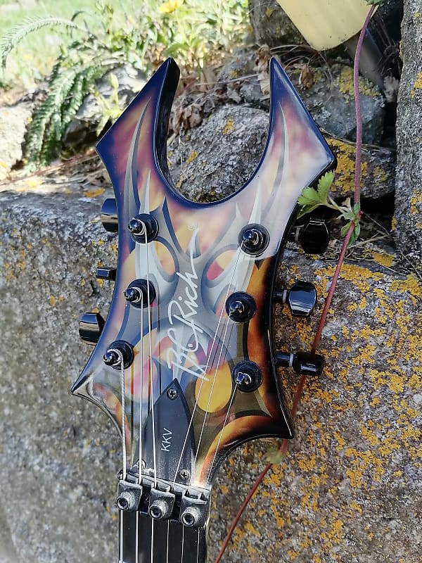 B.C. Rich KKV Kerry King (Slayer) with EMG 81 + EMG 85
