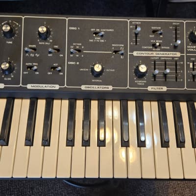 Moog The Rogue Synthesizer Keyboard