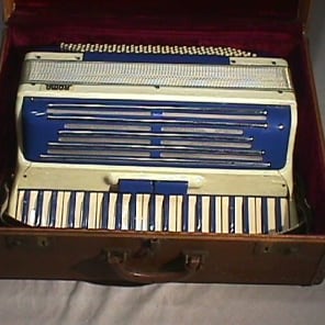 Vintage Very Beautiful Roma 120 Bass Accordion with 3 Stops, in Original Case & Ready to Play as-is image 1