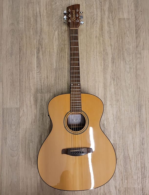 Brunswick BF400E Folk Size Electro Acoustic Guitar image 1