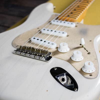 Fender Custom Shop Limited Edition '55 Dual-Mag Strat, Journeyman Relic- Aged White Blonde (7lbs 6oz image 3