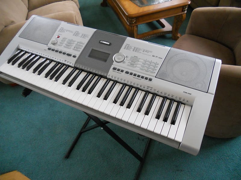 Yamaha PSR-295 シルバー 61鍵キーボード Yamaha PSR-295 Touch Sensitive 61 Key Portable Electric