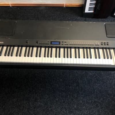 Yamaha P-200 88-Key Digital Piano - D1414