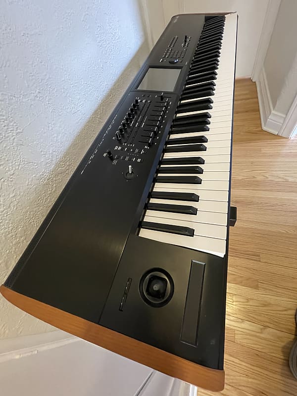 Korg KRONOS 2 88-Key Digital Synthesizer Workstation