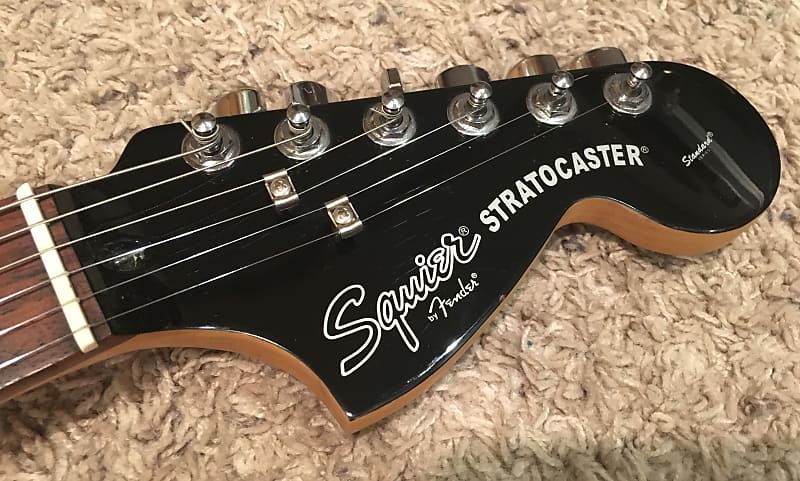 誠実 Squier standard Stratocaster エレキギター - en.casacol.co