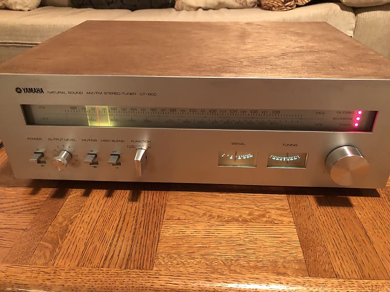 Yamaha CT-600 high performance silver face vintage FM/AM tuner