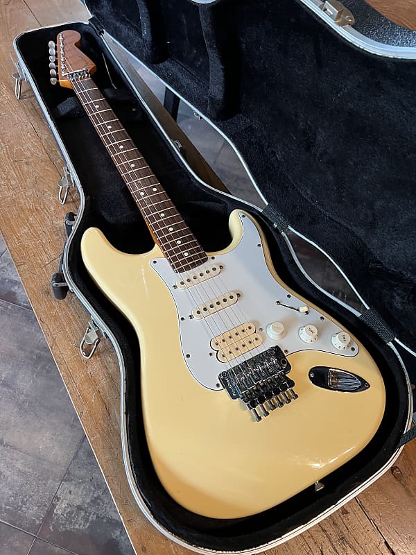 Fender stratocaster classic on sale floyd rose series