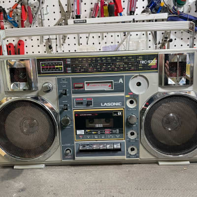 LASONIC TRC-920T 1980s VINTAGE BOOMBOX WORKS AS-IS FOR PARTS image 1