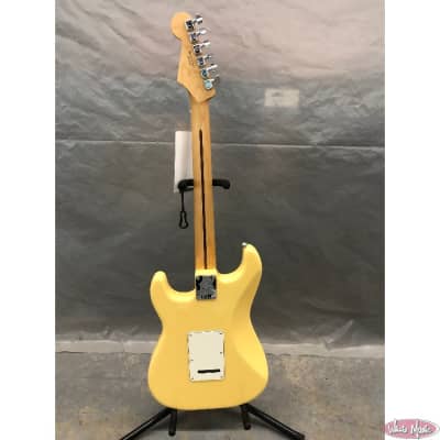 Fender Player Stratocaster with Maple Fretboard Buttercream image 2