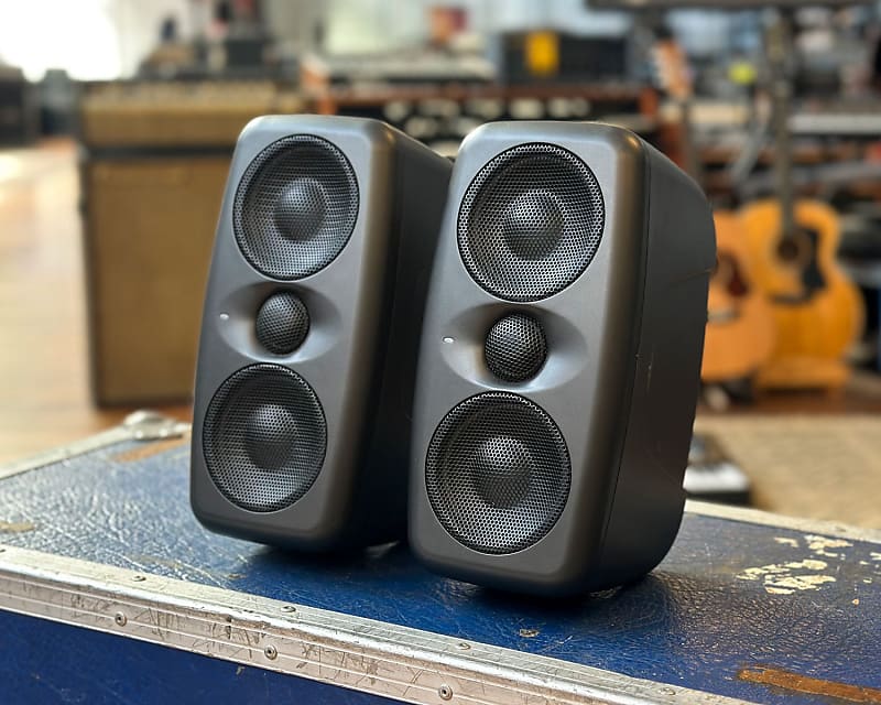 IK Multimedia iLoud MTM 2-Way Active Studio Monitors (Pair) | Reverb