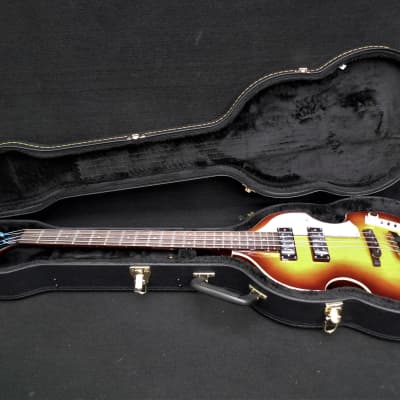 NEW Hofner CAVERN Reissue Beatle Bass HI-CA-PE-SB & CASE with Flat Wounds & 500/1 type Tea Cup Knobs image 2