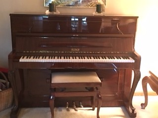 Petrof 115 I.C. Chippendale46 Studio 1995 Walnut