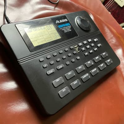 Akai XR10 16 bit PCM Drum Machine | Reverb