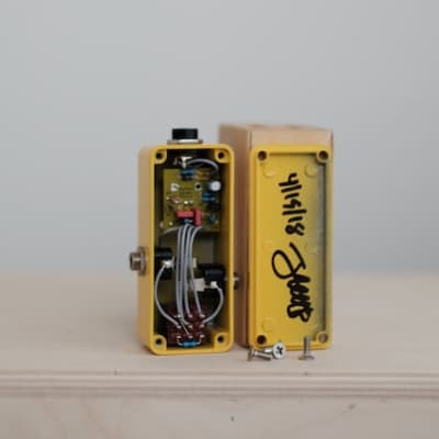 Mythos Pedals Golden Fleece Mini Fuzz | Reverb UK Mythos Pedals Golden Fleece Mini Fuzz | Reverb UK